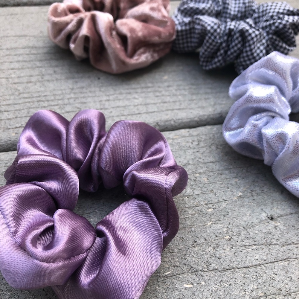 [4 Pack] Aesthetic Handmade Scrunchies - Picture 6 of 6